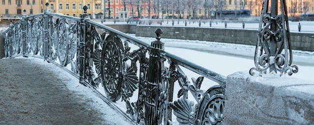 В Петербурге объявили желтый уровень опасности из-за ветра и гололеда